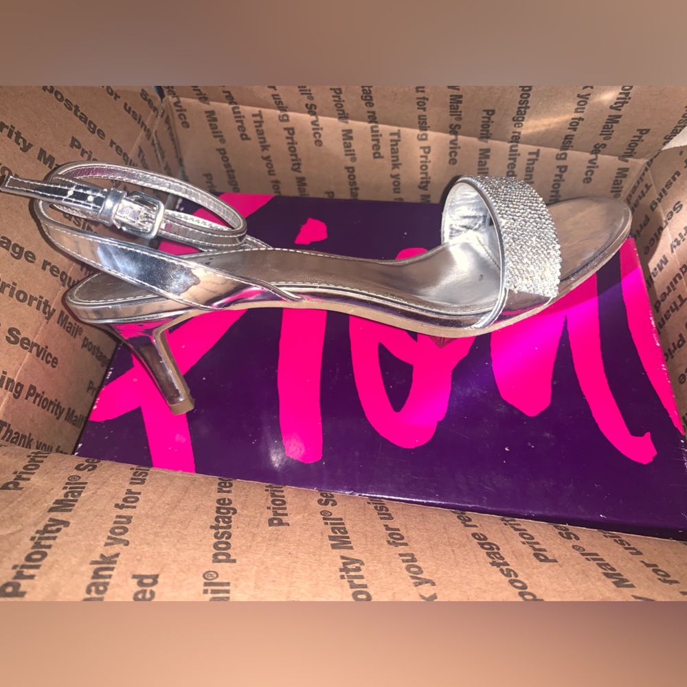 Heels - Picture 2 of 2